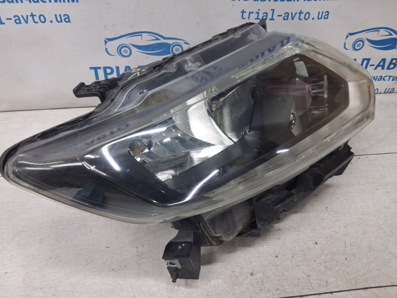Фара правая Nissan X-Trail T32 1.6 diesel R9M Фара правая Nissan X-Trail T32 1.6 diesel R9M