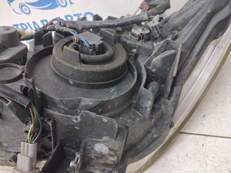 Фара правая Navara 2004-2015 D40 2.5 Diesel YD25DDTI Фара правая Navara 2004-2015 D40 2.5 Diesel YD25DDTI