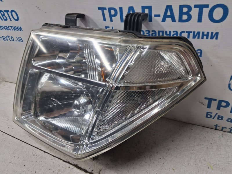 Фара левая Nissan Navara D40 2.5 Diesel YD25DDTI Фара левая Nissan Navara D40 2.5 Diesel YD25DDTI