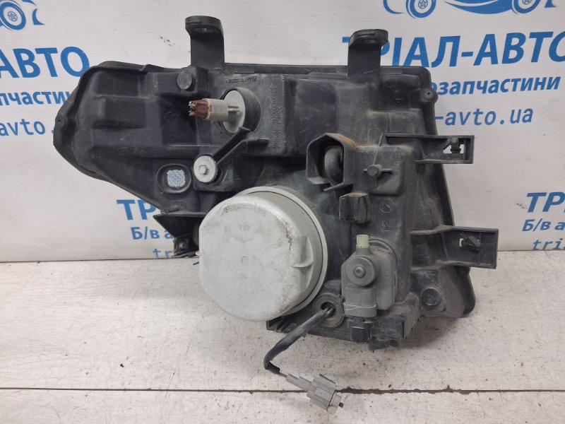 Фара левая Ксенон Pathfinder 2004-2014 R51 2.5 Diesel YD25DDTI