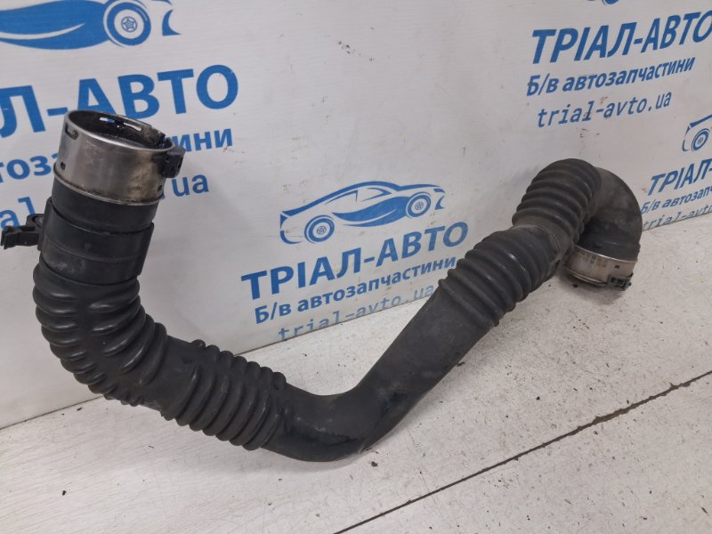 Патрубок интеркулера Nissan X-Trail T32 1.6 diesel R9M Патрубок интеркулера Nissan X-Trail T32 1.6 diesel R9M