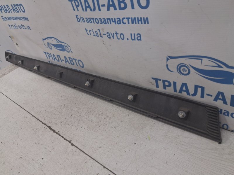 Накладка двери передняя правая X-Trail 2014-2021 T32 1.6 diesel R9M Накладка двери передняя правая X-Trail 2014-2021 T32 1.6 diesel R9M
