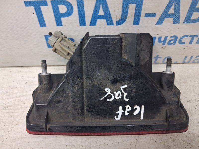Катафот (отражатель) задний Nissan Leaf ZE1 Электро 230V 10A Катафот (отражатель) задний Nissan Leaf ZE1 Электро 230V 10A
