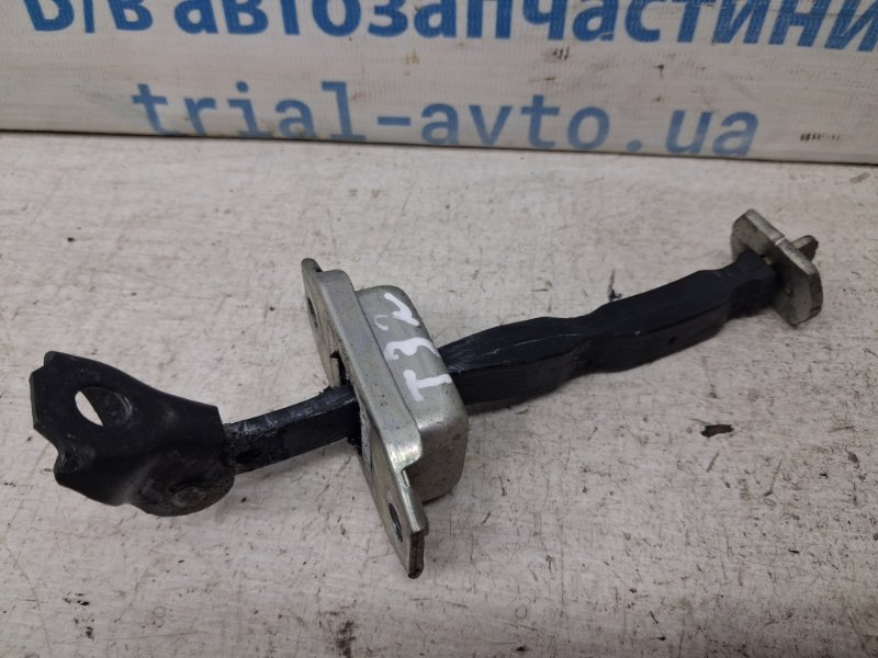 Запчасть ограничитель двери передний правый Nissan X-Trail 2014-2021 T32 1.6 diesel R9M 804304CL0A Б/У Ограничитель двери передний правый Nissan X-Trail 2014-2021 T32 1.6 diesel R9M 804304CL0A Б/У
