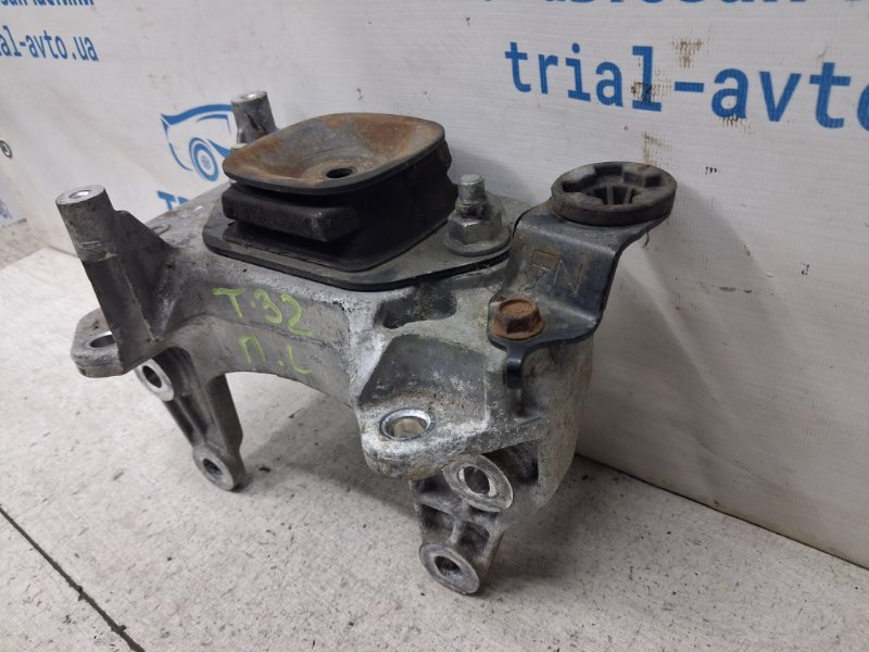 Подушка ДВС левая X-Trail 2014-2021 T32 1.6 diesel R9M Подушка ДВС левая X-Trail 2014-2021 T32 1.6 diesel R9M