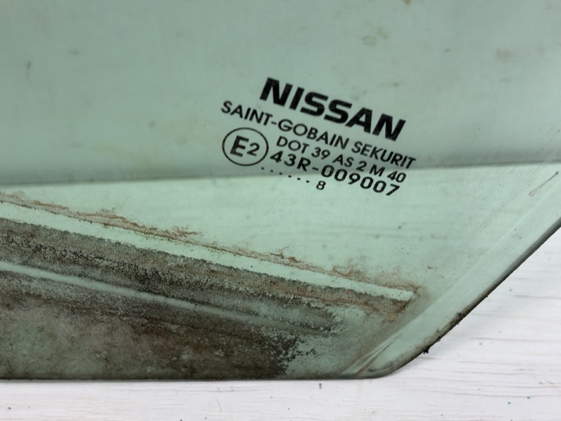 Стекло двери переднее левое Nissan Leaf ZE1 Электро 230V 10A