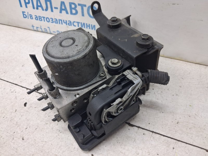 Блок abs Leaf 2017- ZE1 Электро 230V 10A Блок abs Leaf 2017- ZE1 Электро 230V 10A