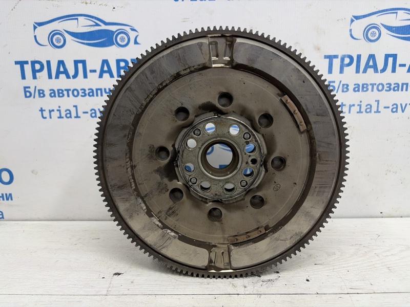 Маховик X-Trail 2014-2021 T32 1.6 diesel R9M Маховик X-Trail 2014-2021 T32 1.6 diesel R9M