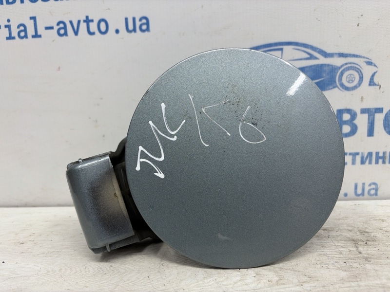 Запчасть лючок бака Hyundai Tucson 2004-2009 JM 2.0 diesel D4EA Б/У Лючок бака Hyundai Tucson 2004-2009 JM 2.0 diesel D4EA Б/У