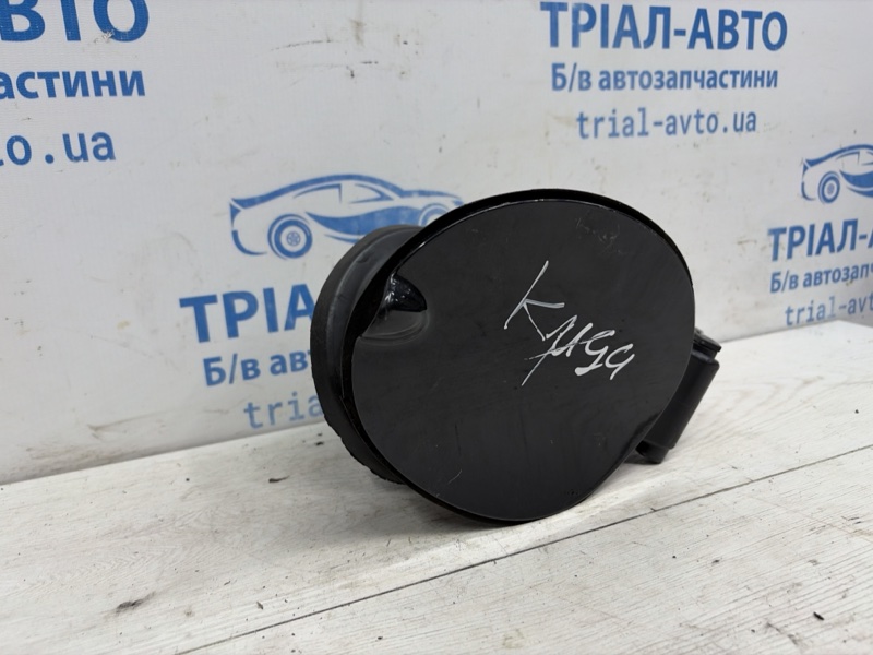 Лючок бака Ford Kuga CBS 2.0 diesel Лючок бака Ford Kuga CBS 2.0 diesel