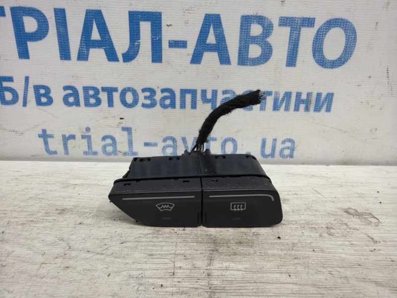 Запчасть кнопки управления Ford Kuga 2011-2019 CBS 2.0 diesel 1817665 Б/У Кнопки управления Ford Kuga 2011-2019 CBS 2.0 diesel 1817665 Б/У
