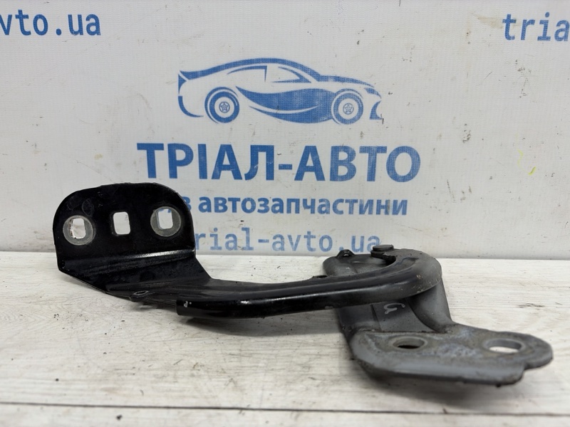 Петля капота правая Kuga 2011-2019 CBS 2.0 diesel Петля капота правая Kuga 2011-2019 CBS 2.0 diesel