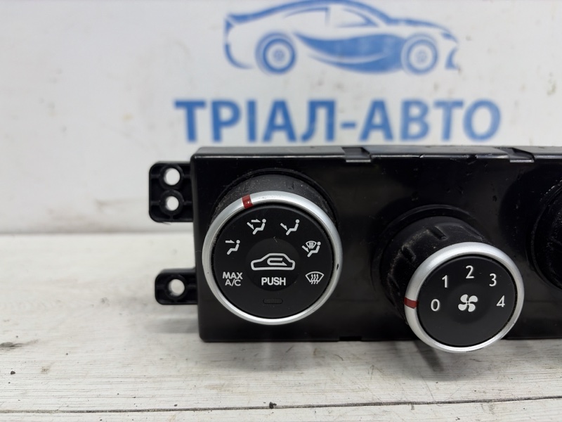 Блок управления кондиционером Tucson 2004-2009 JM 2.0 diesel D4EA Блок управления кондиционером Tucson 2004-2009 JM 2.0 diesel D4EA