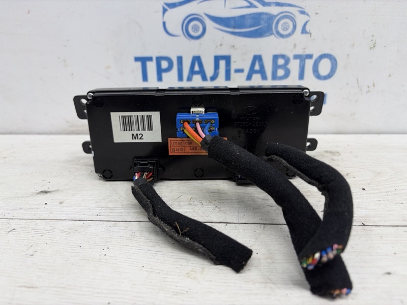 Блок управления кондиционером Tucson 2004-2009 JM 2.0 diesel D4EA Блок управления кондиционером Tucson 2004-2009 JM 2.0 diesel D4EA