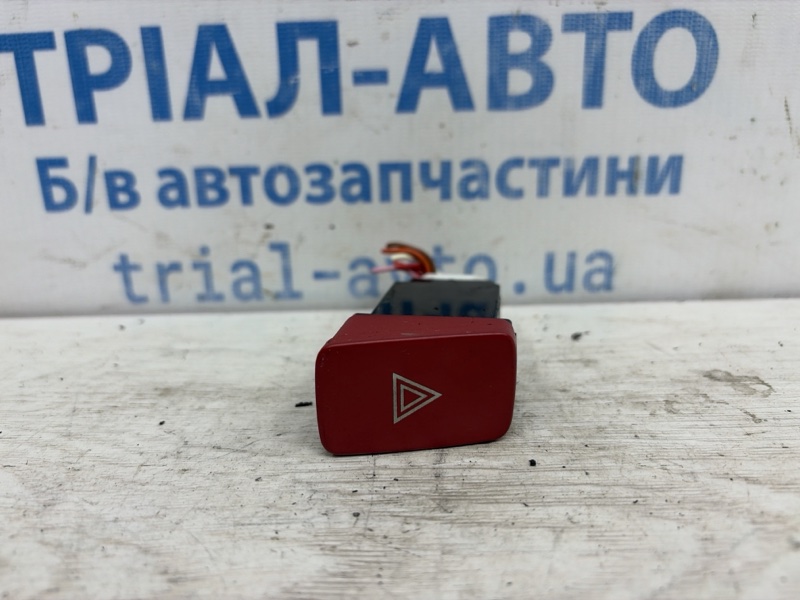 Запчасть кнопка аварийки Hyundai Tucson 2004-2009 JM 2.0 diesel D4EA Б/У Кнопка аварийки Hyundai Tucson 2004-2009 JM 2.0 diesel D4EA Б/У