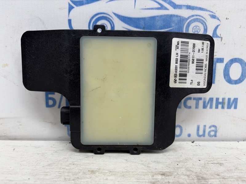 Запчасть датчик слепых зон Hyundai Tucson 2015-2021 TL 1.7 diesel D4FD D795850000 Б/У Датчик слепых зон Hyundai Tucson 2015-2021 TL 1.7 diesel D4FD D795850000 Б/У