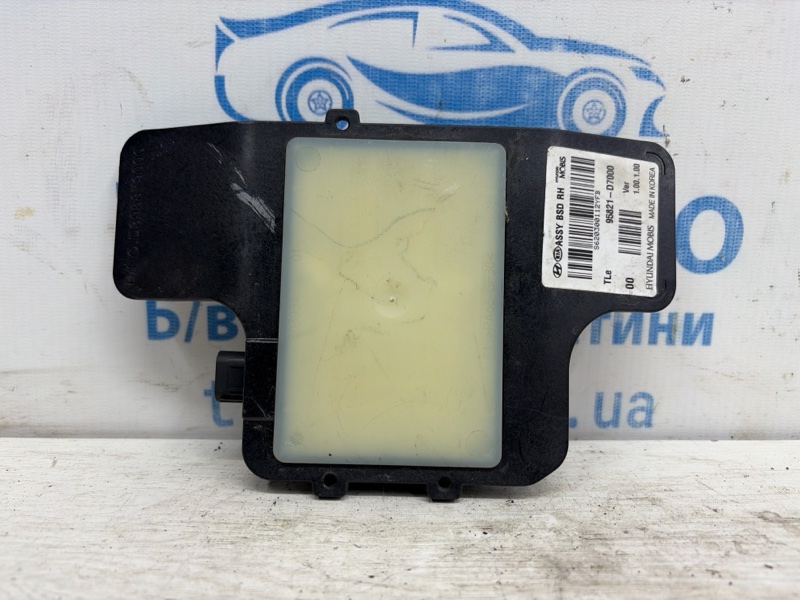 Запчасть датчик слепых зон Hyundai Tucson 2015-2021 TL 1.7 diesel D4FD D795850000 Б/У Датчик слепых зон Hyundai Tucson 2015-2021 TL 1.7 diesel D4FD D795850000 Б/У