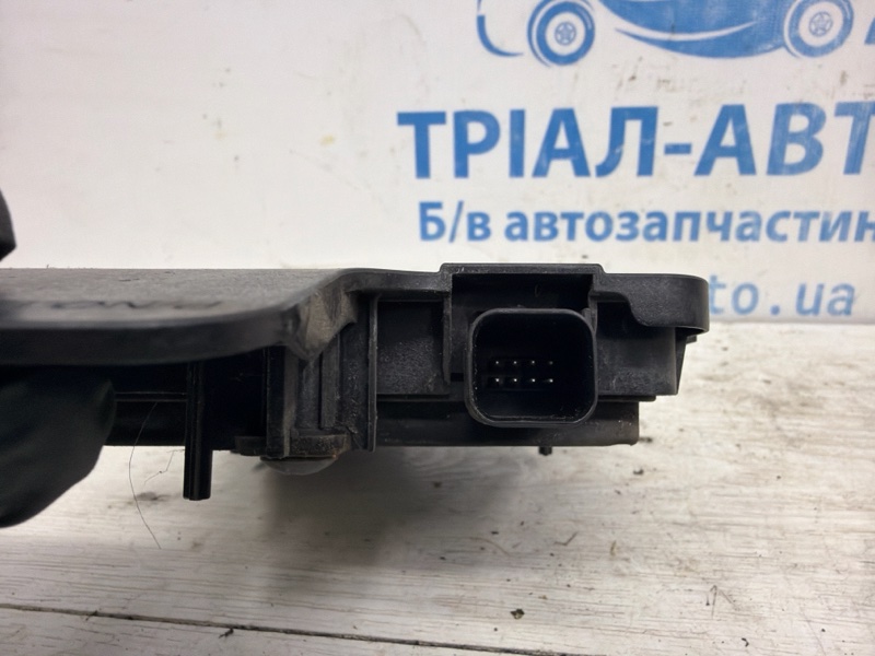 Датчик слепых зон Tucson 2015-2021 TL 1.7 diesel D4FD Датчик слепых зон Tucson 2015-2021 TL 1.7 diesel D4FD