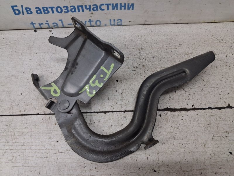Запчасть петля капота правая Nissan X-Trail 2014-2021 T32 1.6 diesel R9M 654004CL0A Б/У Петля капота правая Nissan X-Trail 2014-2021 T32 1.6 diesel R9M 654004CL0A Б/У