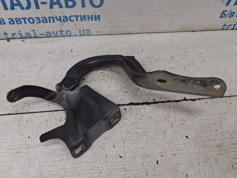Петля капота правая X-Trail 2014-2021 T32 1.6 diesel R9M Петля капота правая X-Trail 2014-2021 T32 1.6 diesel R9M