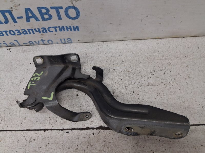 Петля капота левая X-Trail 2014-2021 T32 1.6 diesel R9M Петля капота левая X-Trail 2014-2021 T32 1.6 diesel R9M