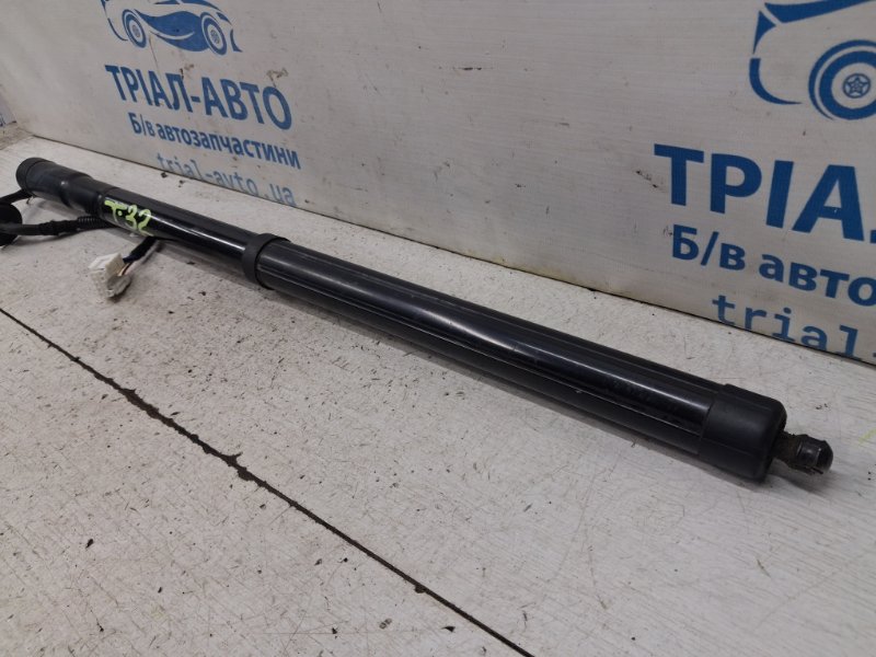 Амортизатор крышки багажника X-Trail 2014-2021 T32 1.6 diesel R9M