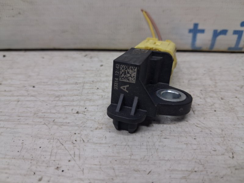 Датчик удара (AIRBAG) Nissan X-Trail T32 1.6 diesel R9M Датчик удара (AIRBAG) Nissan X-Trail T32 1.6 diesel R9M