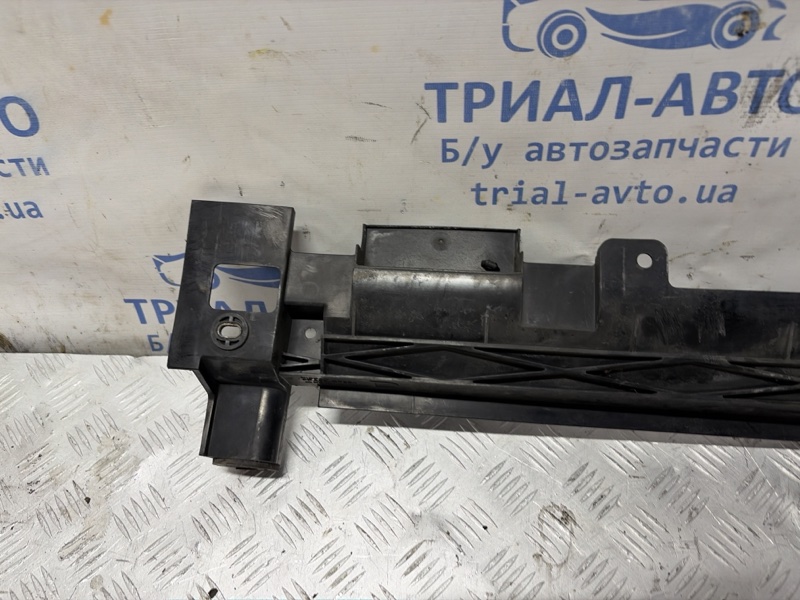 Дефлектор радиатора X-Trail 2014-2021 T32 1.6 diesel R9M Дефлектор радиатора X-Trail 2014-2021 T32 1.6 diesel R9M
