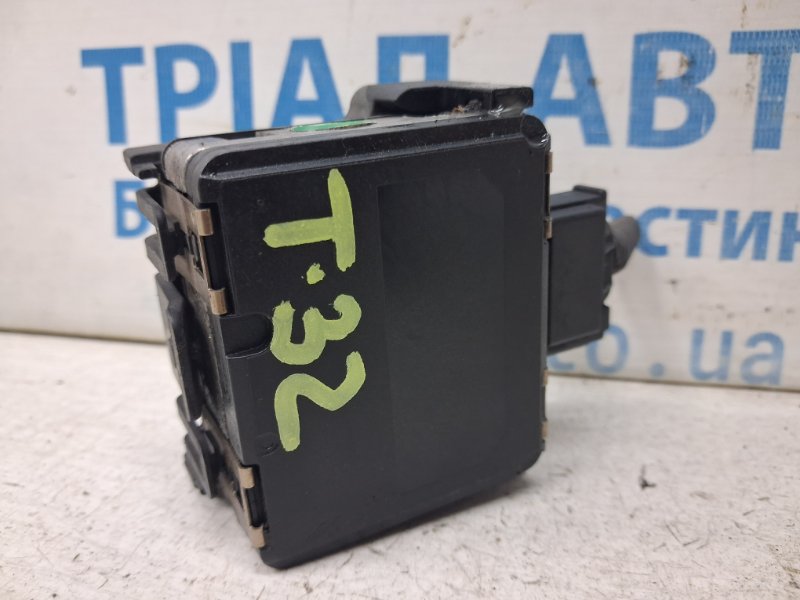 Датчик слепых зон X-Trail 2014-2021 T32 1.6 diesel R9M Датчик слепых зон X-Trail 2014-2021 T32 1.6 diesel R9M