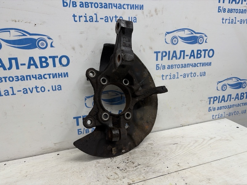 Кулак поворотный правый без ступицы Hyundai Tucson TL 1.7 diesel D4FD Кулак поворотный правый без ступицы Hyundai Tucson TL 1.7 diesel D4FD