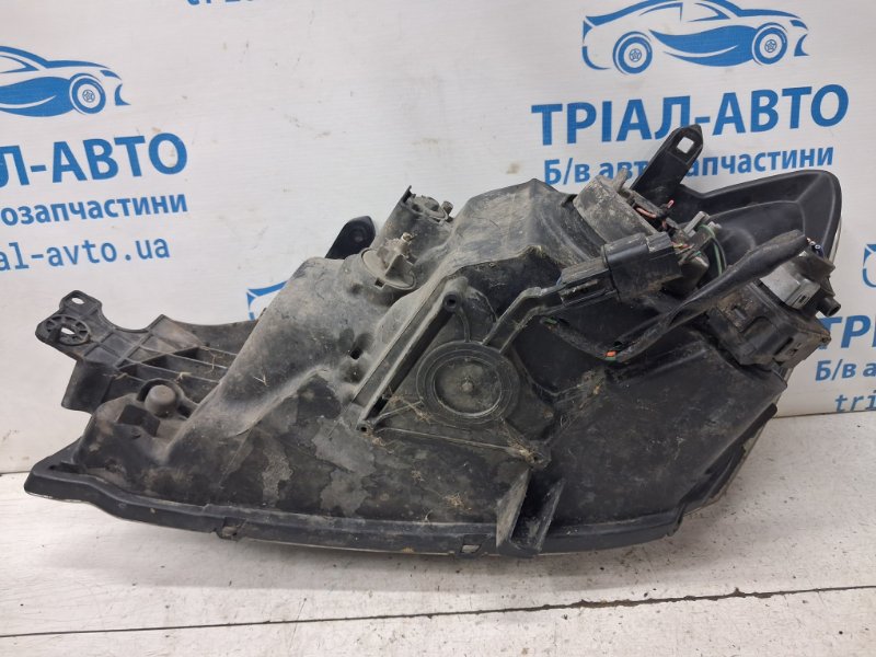 Фара правая Lancer 2003-2009 9 1.6 бензин 4G18