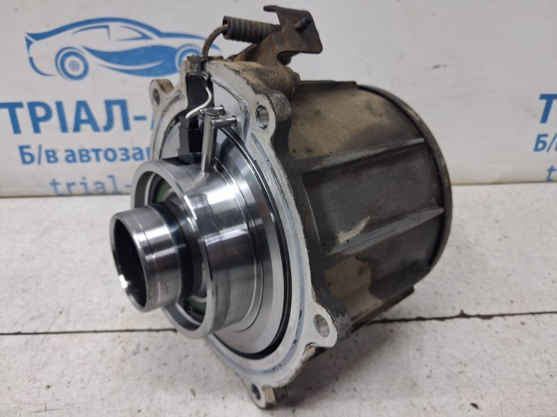 Запчасть муфта подключения заднего моста Nissan X-Trail 2014-2021 T32 1.6 diesel R9M 387614BF0A Б/У Муфта подключения заднего моста Nissan X-Trail 2014-2021 T32 1.6 diesel R9M 387614BF0A Б/У
