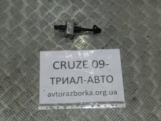 Ограничитель двери задний правый задний правый Chevrolet Cruze 2009-2016