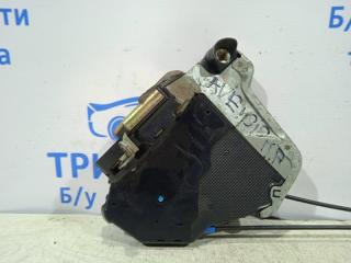 Замок двери передний правый Toyota Avensis T25 1.8 бензин 1ZZFE Замок двери передний правый Toyota Avensis T25 1.8 бензин 1ZZFE