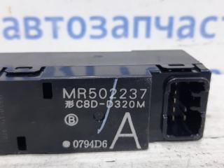 Кнопка стеклоподъемника Mitsubishi Outlander CU 2.4 Кнопка стеклоподъемника Mitsubishi Outlander CU 2.4