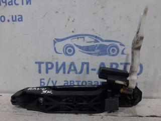 Ручка двери внешняя задняя правая Toyota RAV 4 A30 2.0 бензин Ручка двери внешняя задняя правая Toyota RAV 4 A30 2.0 бензин