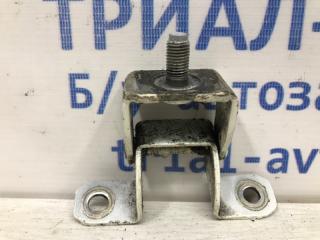 Петля крышки багажника Nissan Juke F15 1.6 turbo MR16DDT Петля крышки багажника Nissan Juke F15 1.6 turbo MR16DDT