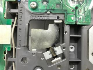 Плафон передний Lexus RX 350 XU30 3.5 Бензин 2GRFE Плафон передний Lexus RX 350 XU30 3.5 Бензин 2GRFE