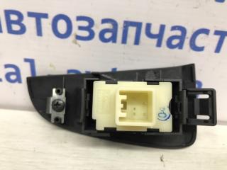 Кнопка стеклоподъемника Toyota Avensis T25 1.8 бензин 1ZZFE Кнопка стеклоподъемника Toyota Avensis T25 1.8 бензин 1ZZFE