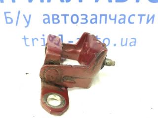Петля двери задней правой Nissan Juke F15 1.6 turbo MR16DDT Петля двери задней правой Nissan Juke F15 1.6 turbo MR16DDT