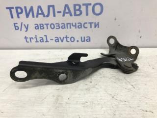 Петля капота правая Toyota Avensis T25 1.8 бензин 1ZZFE Петля капота правая Toyota Avensis T25 1.8 бензин 1ZZFE