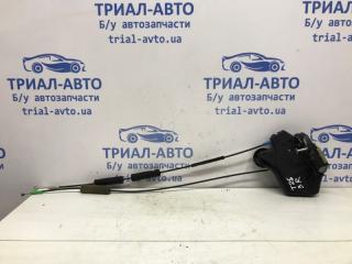 Замок двери задний правый Toyota Avensis 2003-2009