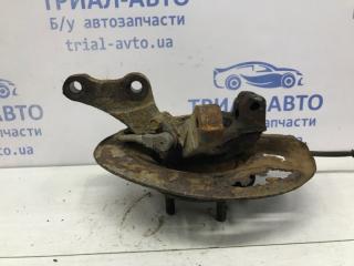 Кулак поворотный левый со ступицей Outlander 2003-2006 cu 2.4 бензин 4G69