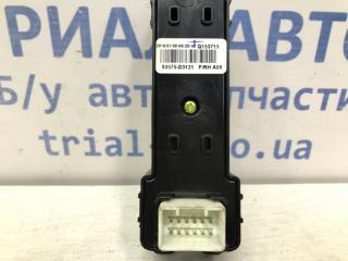 Кнопка стеклоподъемника Hyundai Tucson TL 1.7 diesel D4FD Кнопка стеклоподъемника Hyundai Tucson TL 1.7 diesel D4FD
