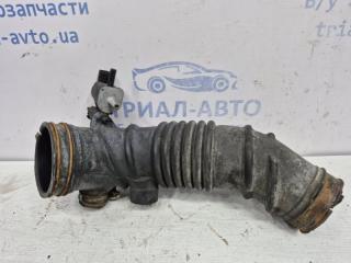 Патрубок воздушного фильтра Toyota RAV 4 A30 2.0 бензин 1AZFE Патрубок воздушного фильтра Toyota RAV 4 A30 2.0 бензин 1AZFE