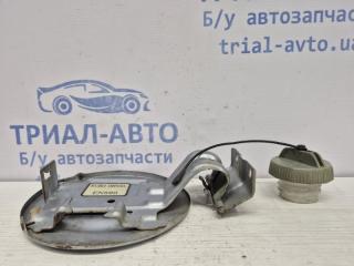 Лючок бака Mitsubishi L200 KB 2.5 дизель 4D56U Лючок бака Mitsubishi L200 KB 2.5 дизель 4D56U