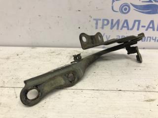 Петля капота правая RAV 4 2005-2012 A30 2.0 бензин 1AZFE Петля капота правая RAV 4 2005-2012 A30 2.0 бензин 1AZFE