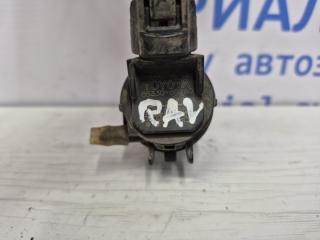 Насос омывателя стекла Toyota RAV 4 A30 2.0 бензин 1AZFE Насос омывателя стекла Toyota RAV 4 A30 2.0 бензин 1AZFE