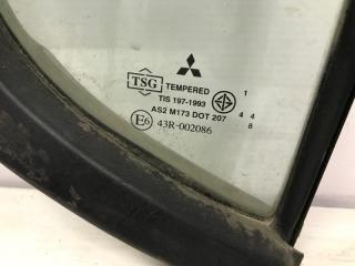 Стекло двери задней правой (форточка) Mitsubishi L200 KB 2.5 дизель 4D56U