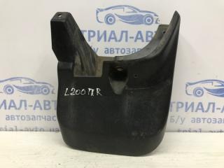 Брызговик передний правый Mitsubishi L200 2006-2015